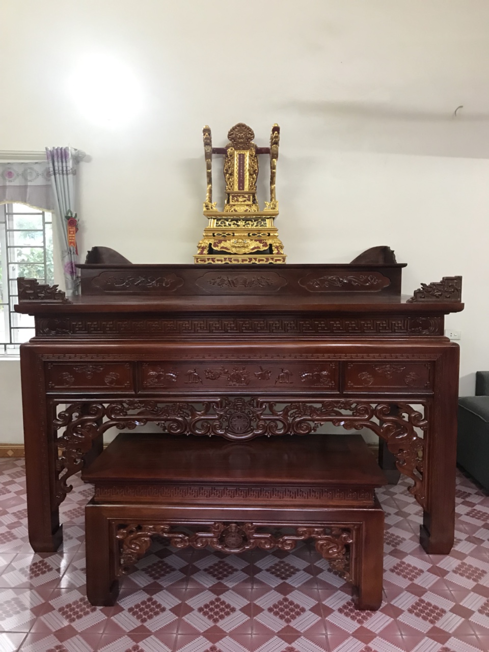 Mẫu bàn thờ Sơn Đồng phủ sơn vecni